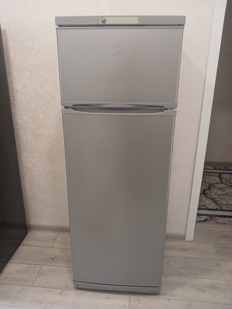 Soyuducu İndesit — Ev texnikası, Bakı