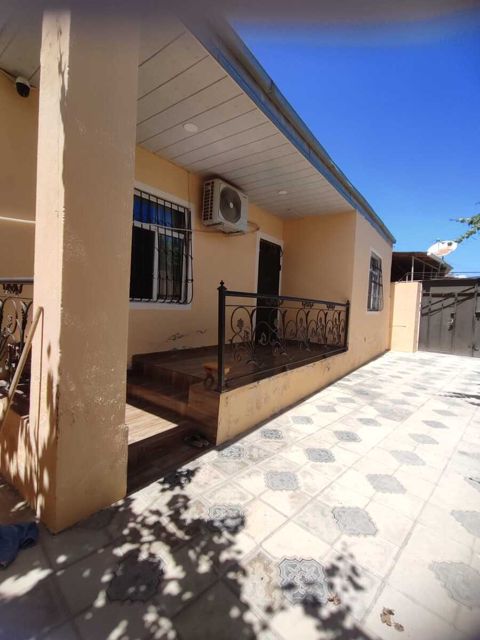 Satılır 3 otaqlı həyət evi/bağ evi 150 m² — Bakı