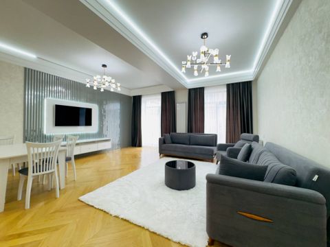 Satılır 3 otaqlı yeni tikili 176 m² — Bakı