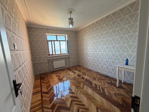 Satılır 3 otaqlı köhnə tikili 85 m² — Bakı