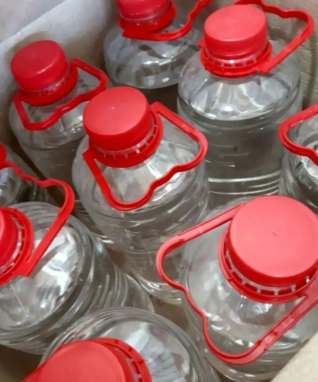 Parfum suyu 42 litr qalıb. 3 litrlik qablardadı. Ətir mağaza — Konservasiya malları, Bakı