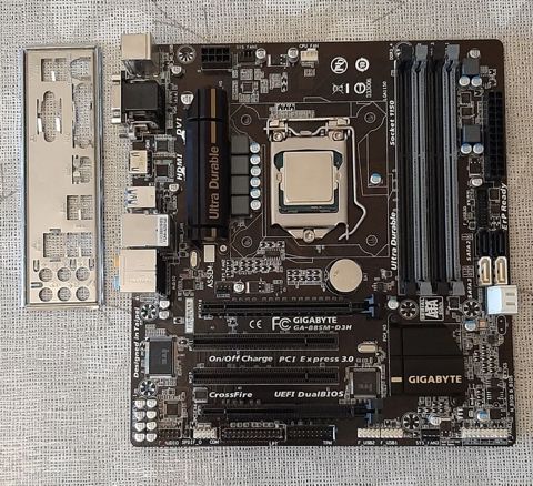 Bundle satılır - 110 AZN Ana plata Gigabyte GA-B85M-D3H CPU — Komponentlər