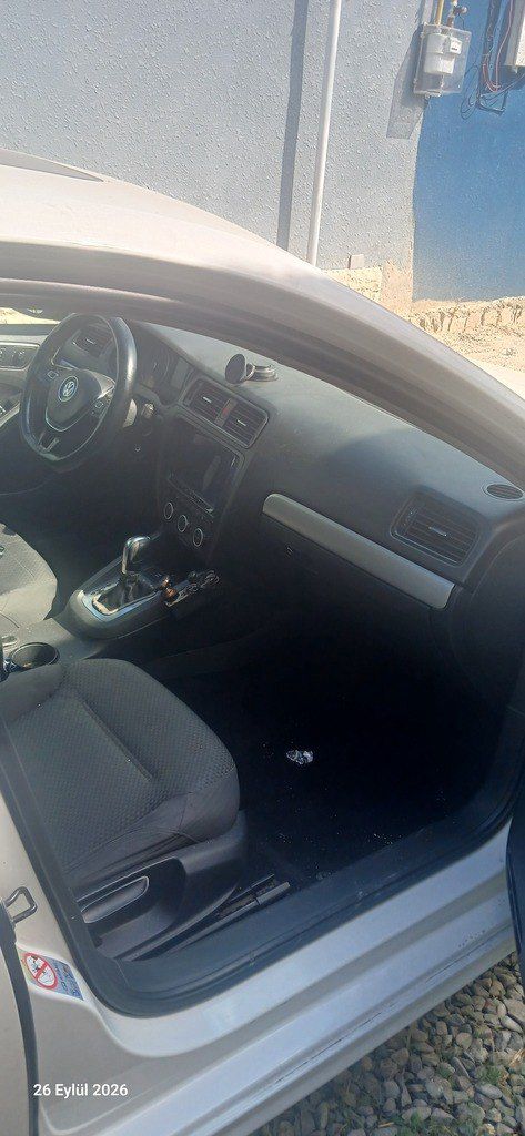 Volkswagen Jetta, 1.6 L, 2013 il, 400 000 km 90-RT-212 — Avtomobillər, Bakı (3)