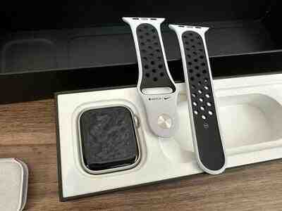 Apple Watch Series 5 Nike Silver 44mm — Mallar, Bakı