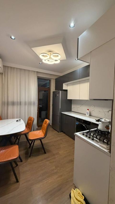 İcarəyə verilir 3 otaqlı yeni tikili 130 m² — Bakı