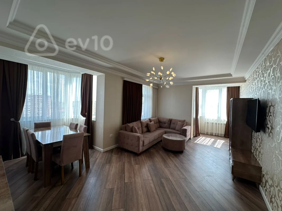 3 otaqlı mənzil, 120 m², Əsəd Əhmədov küçəsi — Bakı