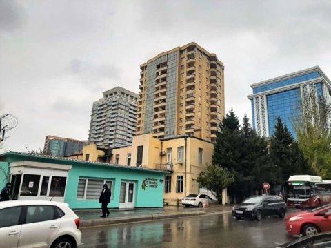 Satılır 4 otaqlı yeni tikili 196 m² — Bakı