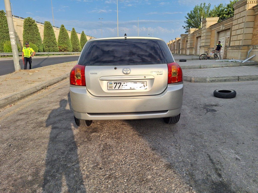 Toyota Corolla, 1.4 L, 2006 il, 415 000 km — Avtomobillər, Bakı (2)