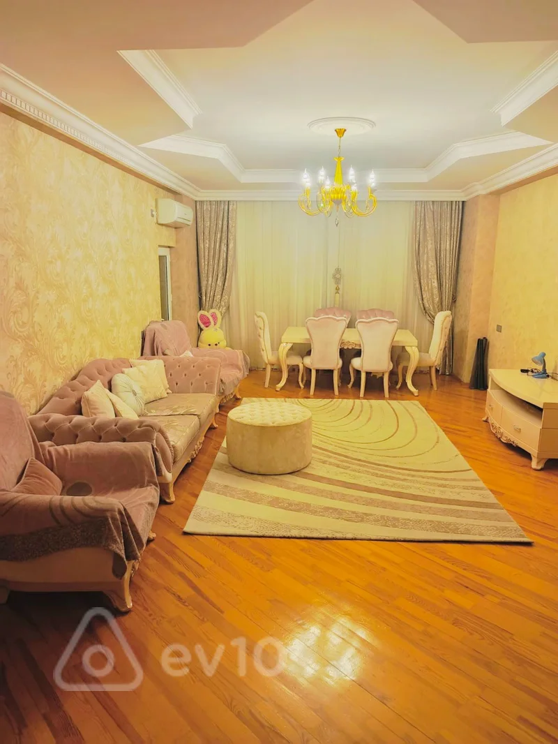 3 otaqlı mənzil, 140 m², Elşən Süleymanov küçəsi — kirayə — Bakı