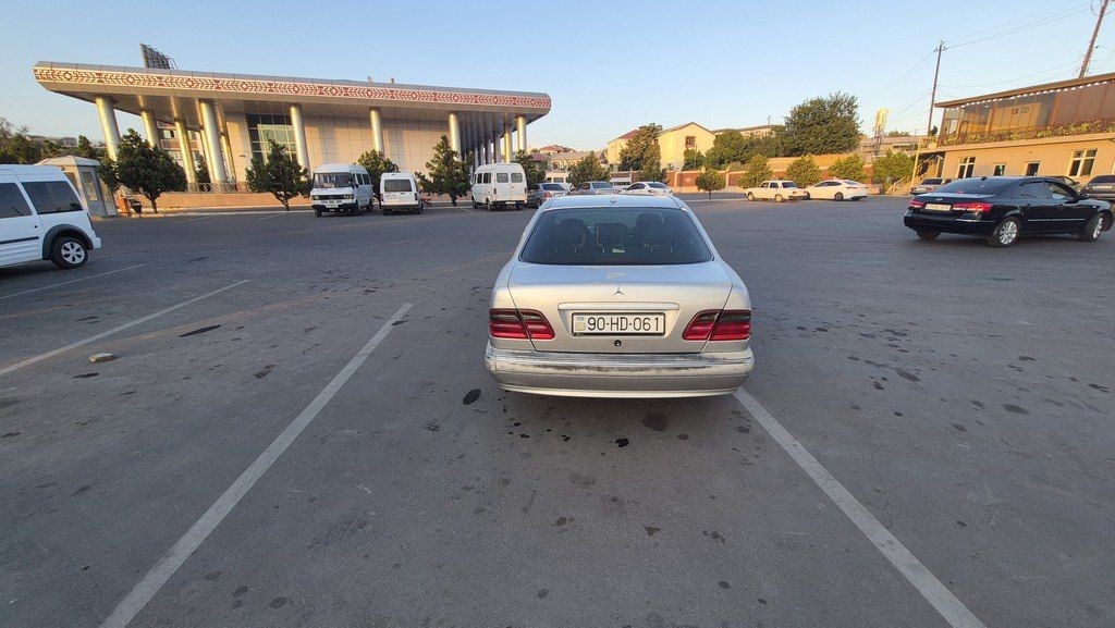 Mercedes E 240, 2.4 L, 2001 il, 411 232 km 90-HD-061 — Avtomobillər, Naxçıvan (2)