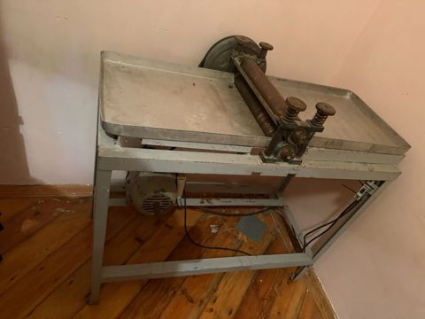 Katalka Dəmir materaldandı. 799 azn satılır. 3 ay işlənib1200 alınıb — Xanım vasitəçi