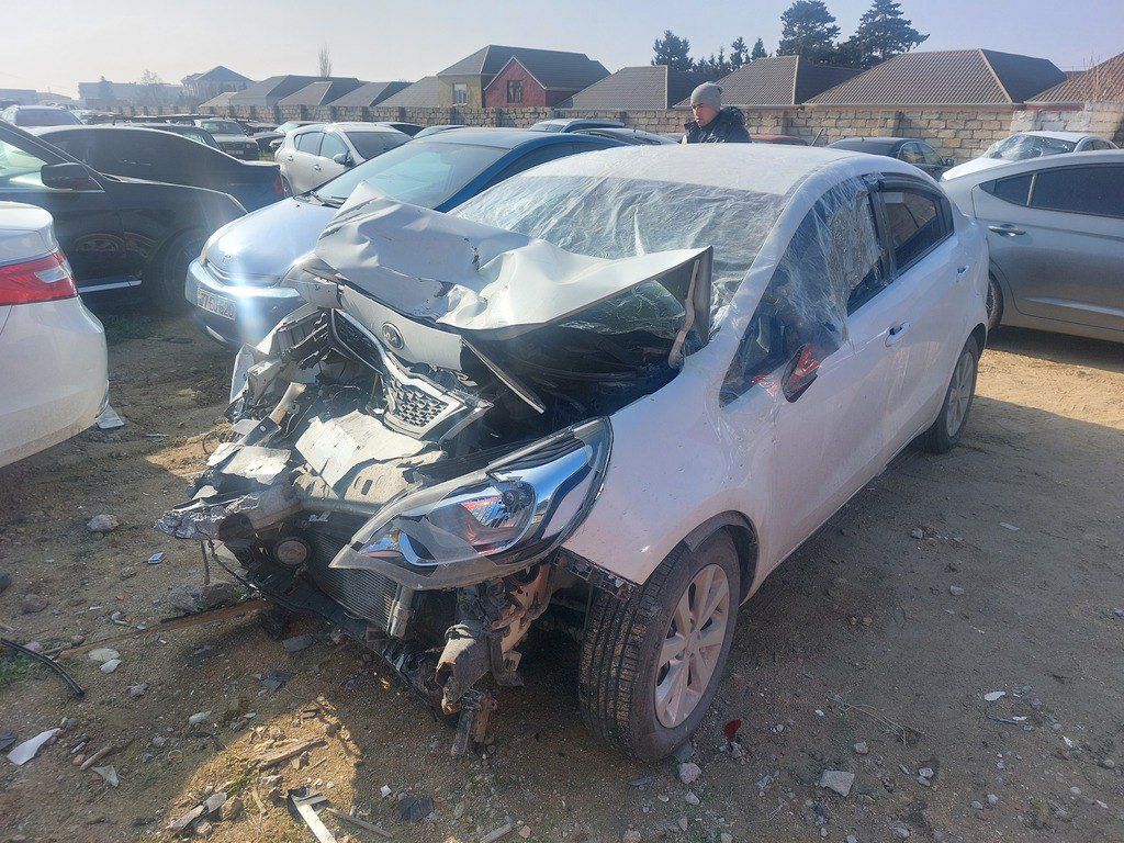 Kia Rio, 1.4 L, 2013 il, 270 000 km 99-FT-760 — Avtomobillər, Bakı (4)