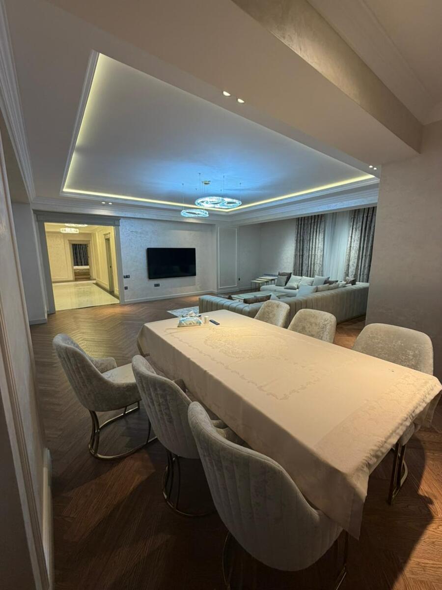 Satılır 5 otaqlı yeni tikili 234 m² — Mənzil, Bakı (2)