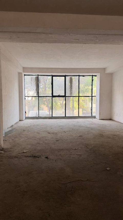 Satılır obyekt 210 m² — Bakı