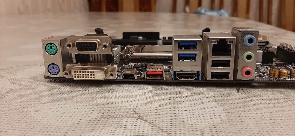 Bundle satılır - 130 AZN Ana plata Gigabyte GA-H110M-S2HP (DDR4) — Ana platalar, Bakı (2)