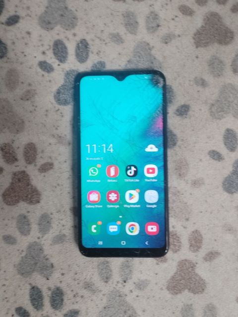 20azn islekdir.32gb — Bakı
