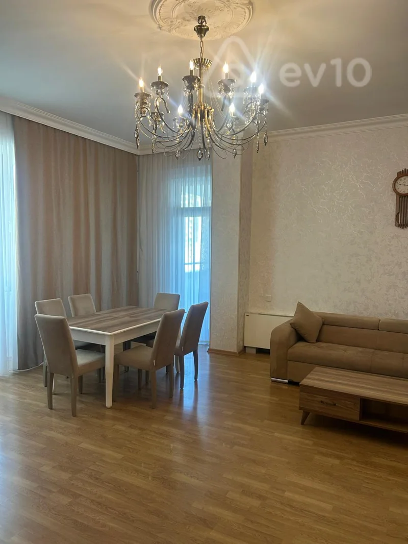 3 otaqlı mənzil, 140 m², 28may — kirayə — Bakı