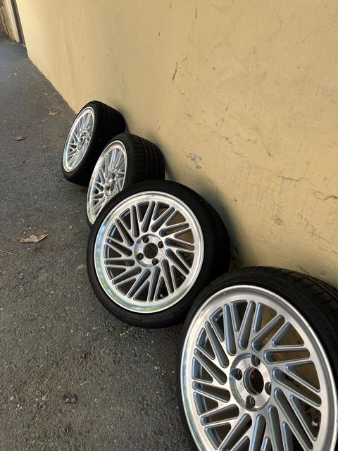 Vossen təkəri R17 — Bakı