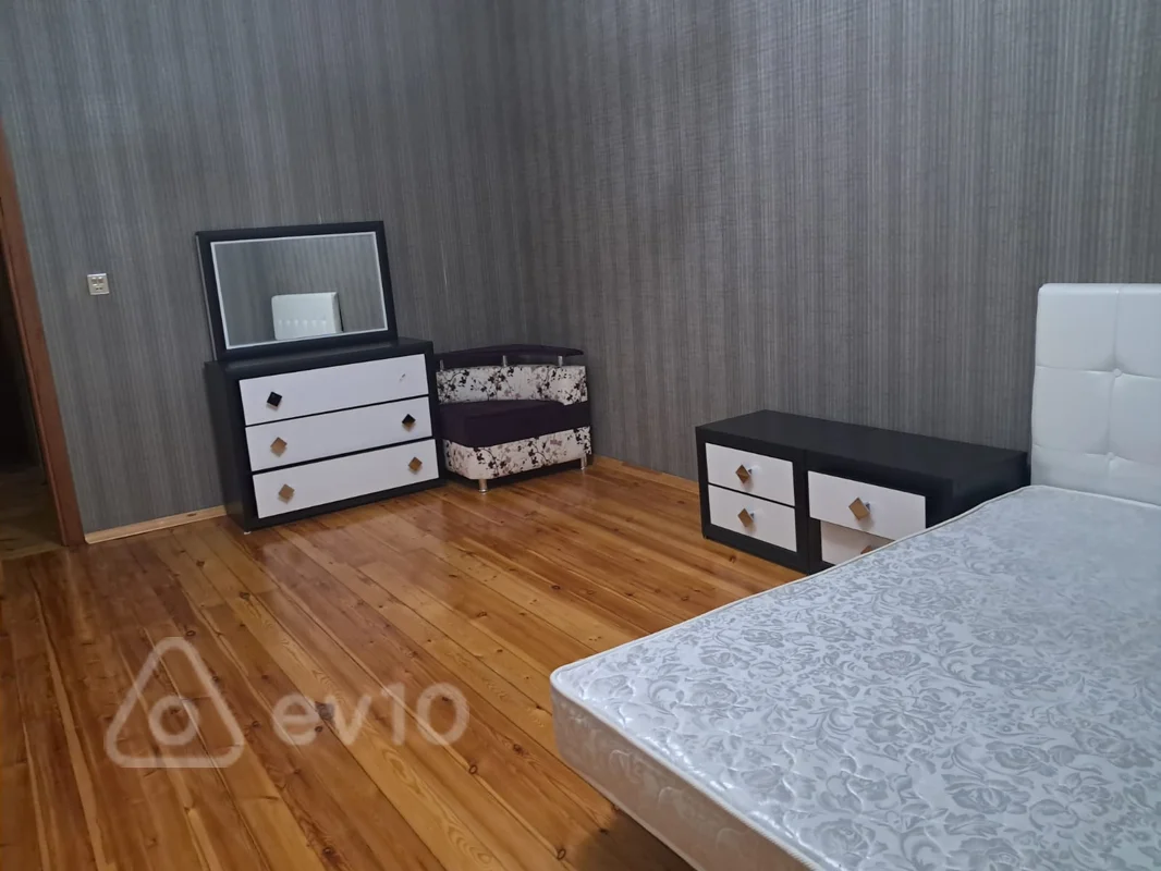 9 otaqlı həyət evi, 300 m², Sultepe qesebesi — kirayə — Bakı