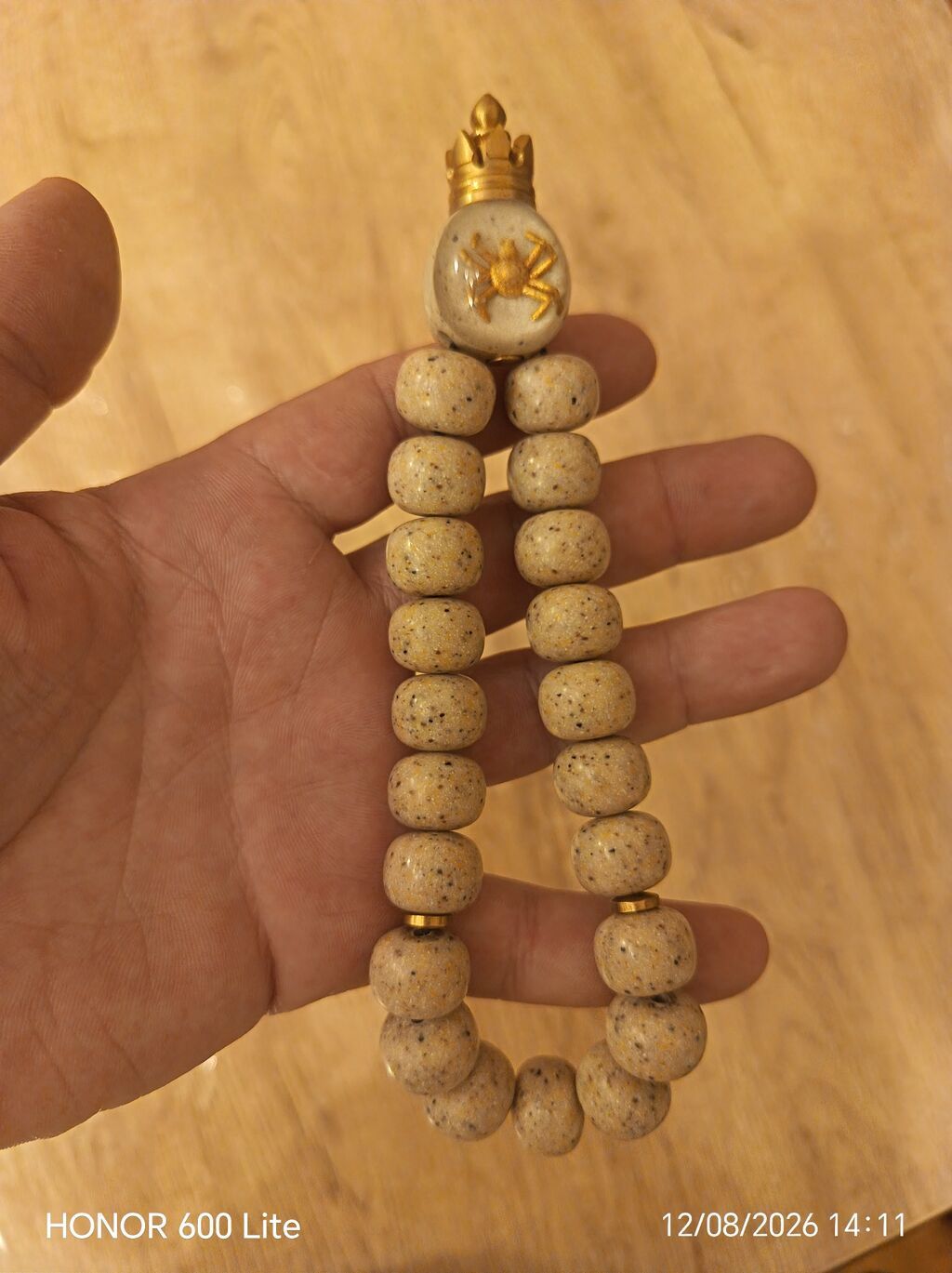 Təsbeh – əl işi dekorativ başlıqla - Material: qumsov tonlarda, xırda — Uca bilərziklər, Bakı