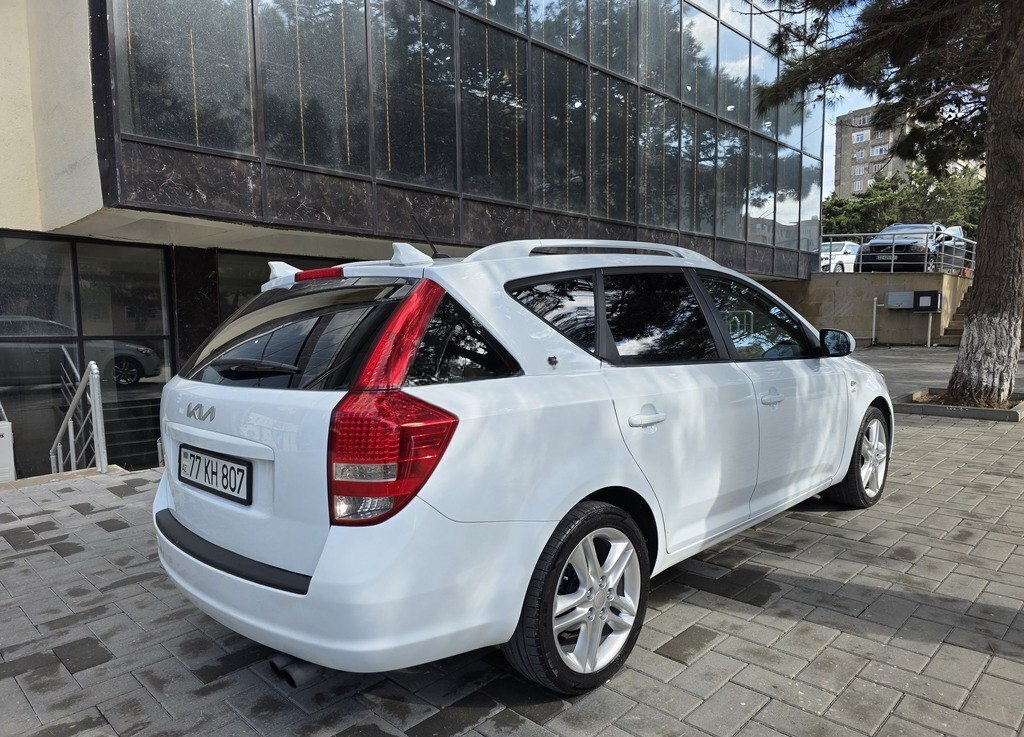Kia Ceed SW, 2009 il, 331405 km, 1.6 L 77-KH-807 — Avtomobillər (4)