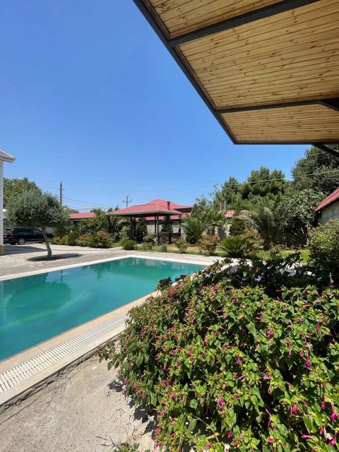 Satılır 4 otaqlı həyət evi/bağ evi 200 m² — Bakı