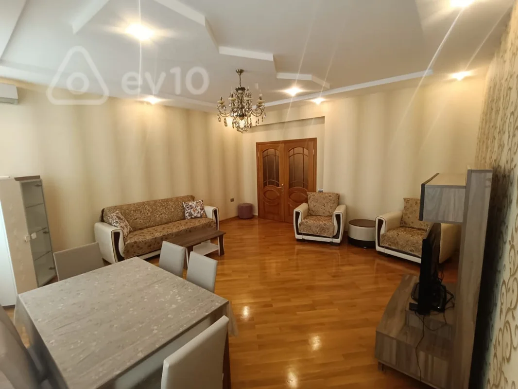 3 otaqlı mənzil, 140 m², Natiq Əliyev küç., — kirayə — Bakı