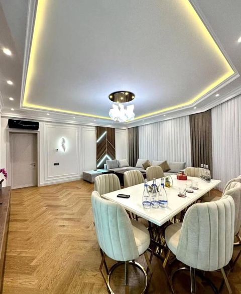 Satılır 3 otaqlı köhnə tikili 92 m² — Bakı