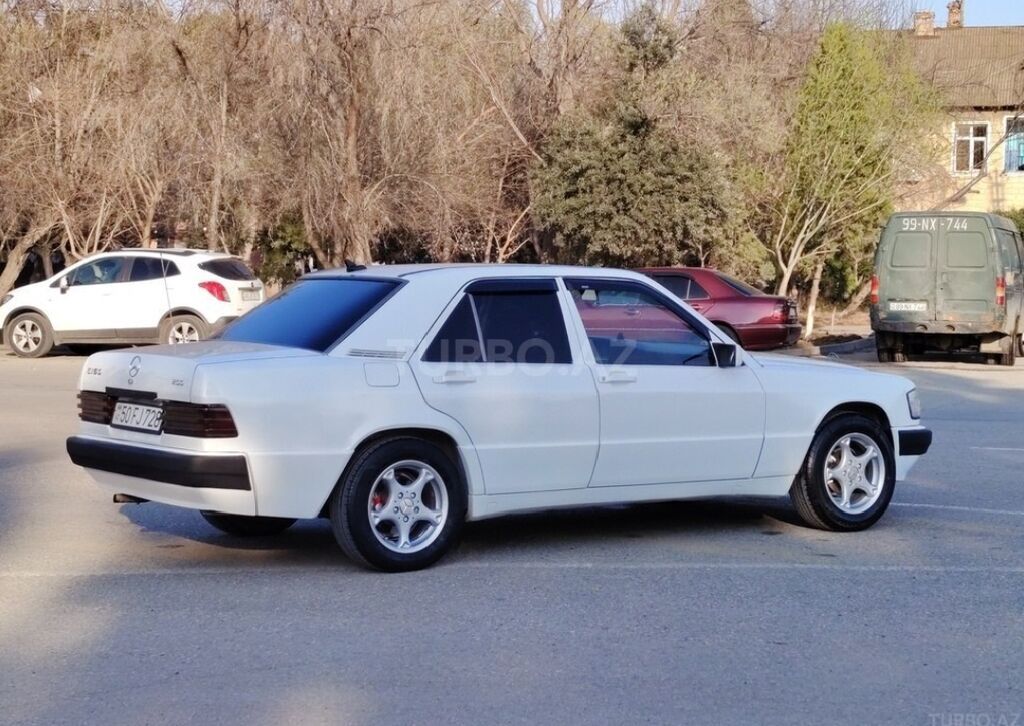 Mercedes-Benz 190 (W201): 2 l 1990 il Sedan 50-FJ-728 — Avtomobillər, Digah (3)