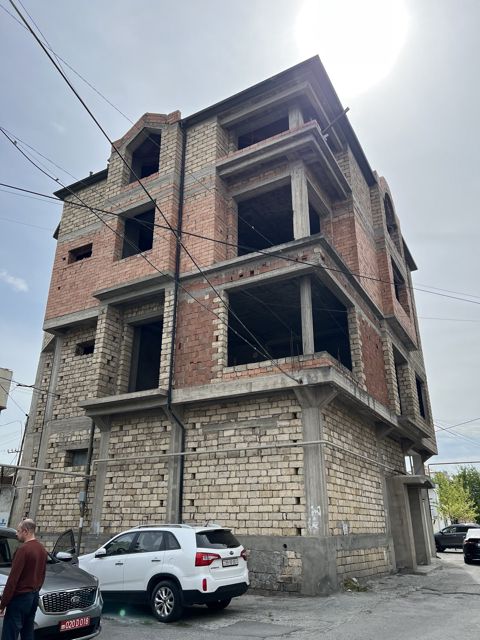 Satılır 12 otaqlı həyət evi/bağ evi 800 m² — Bakı
