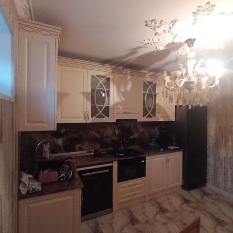 *Metbex mebeli ölçüsü 120*300 yığılıb istifade olunmayib 350 azn* — Bakı