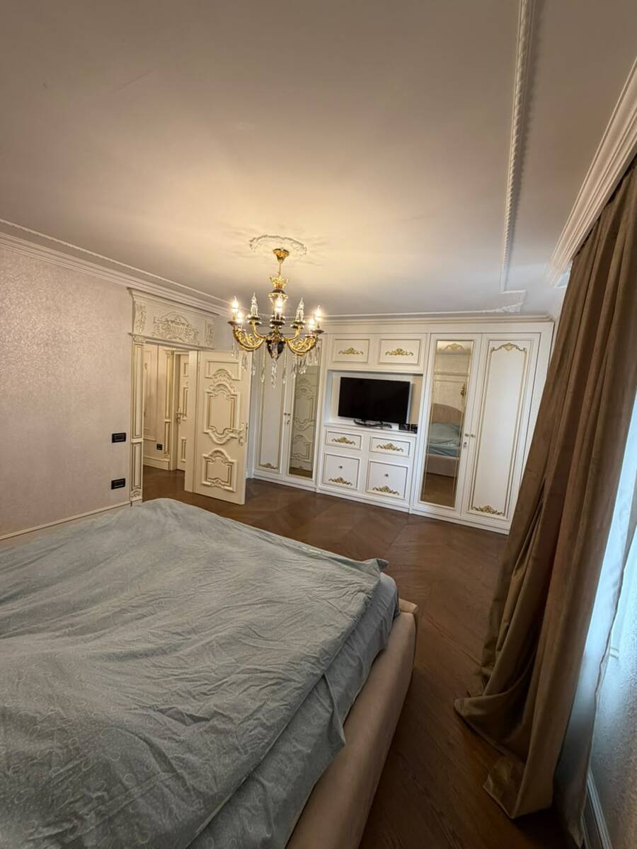 Satılır 4 otaqlı köhnə tikili 213 m² — Mənzil, Bakı (11)