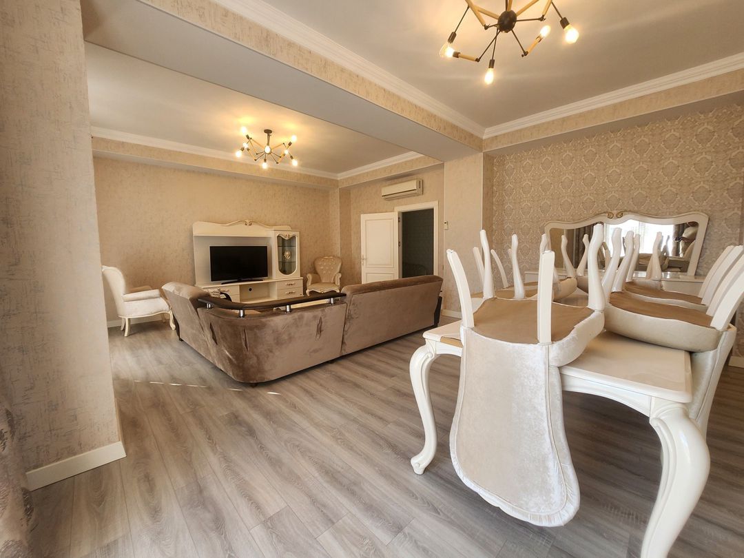 İcarəyə verilir 4 otaqlı yeni tikili 200 m² — Mənzil, Bakı (2)