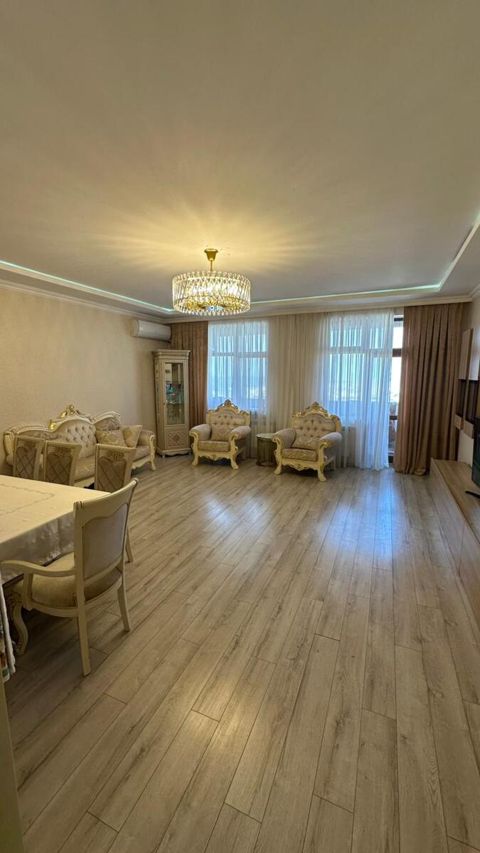 Satılır 3 otaqlı yeni tikili 165 m² — Bakı
