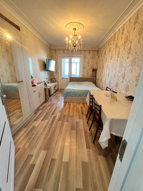 Satılır 2 otaqlı köhnə tikili 40 m² — Bakı