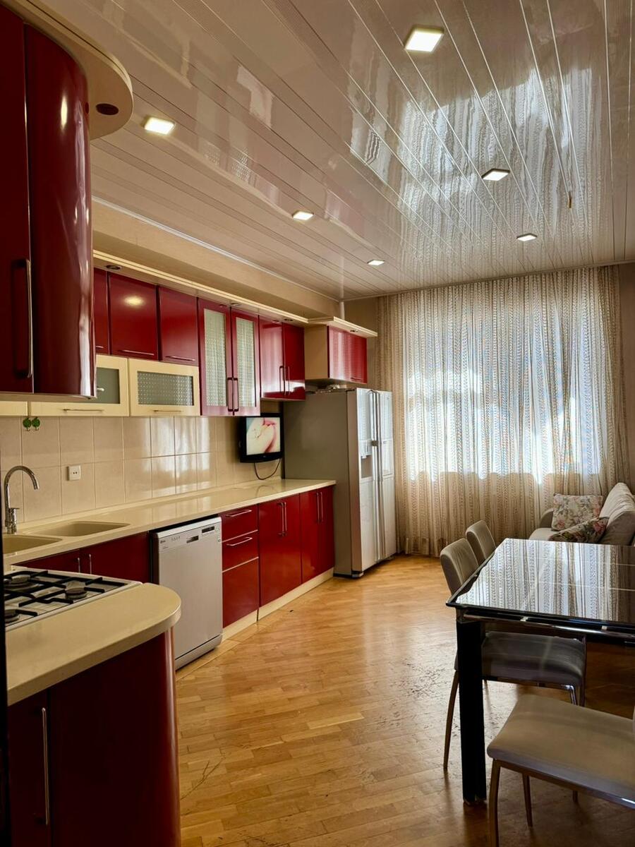 Satılır 4 otaqlı yeni tikili 190 m² — Mənzil, Bakı (8)