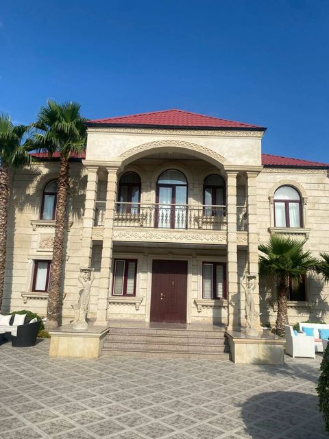 Satılır 8 otaqlı həyət evi/bağ evi 560 m² — Bakı