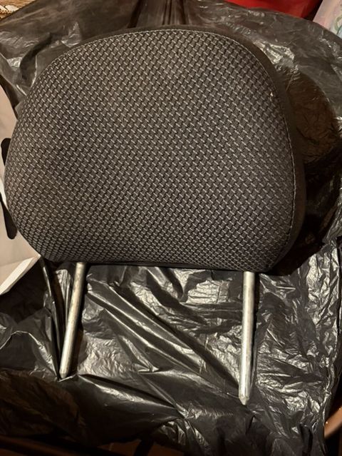 Niva Avtomobili oturacağı üçün başaltı (headrest) - Universal tipli — Haciyeva Elmira