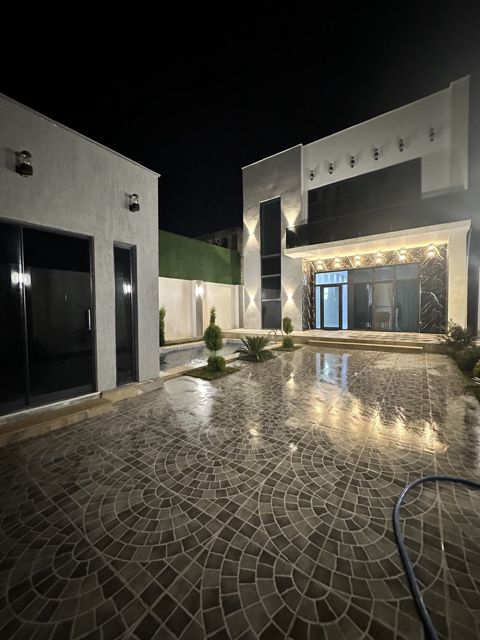 Satılır 4 otaqlı həyət evi/bağ evi 250 m² — Bakı