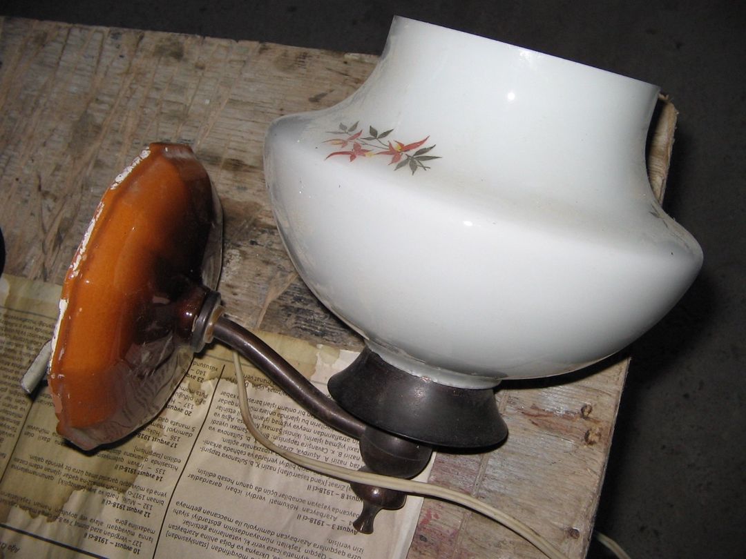 Divar çırağı — İşıqlandırma, Bakı