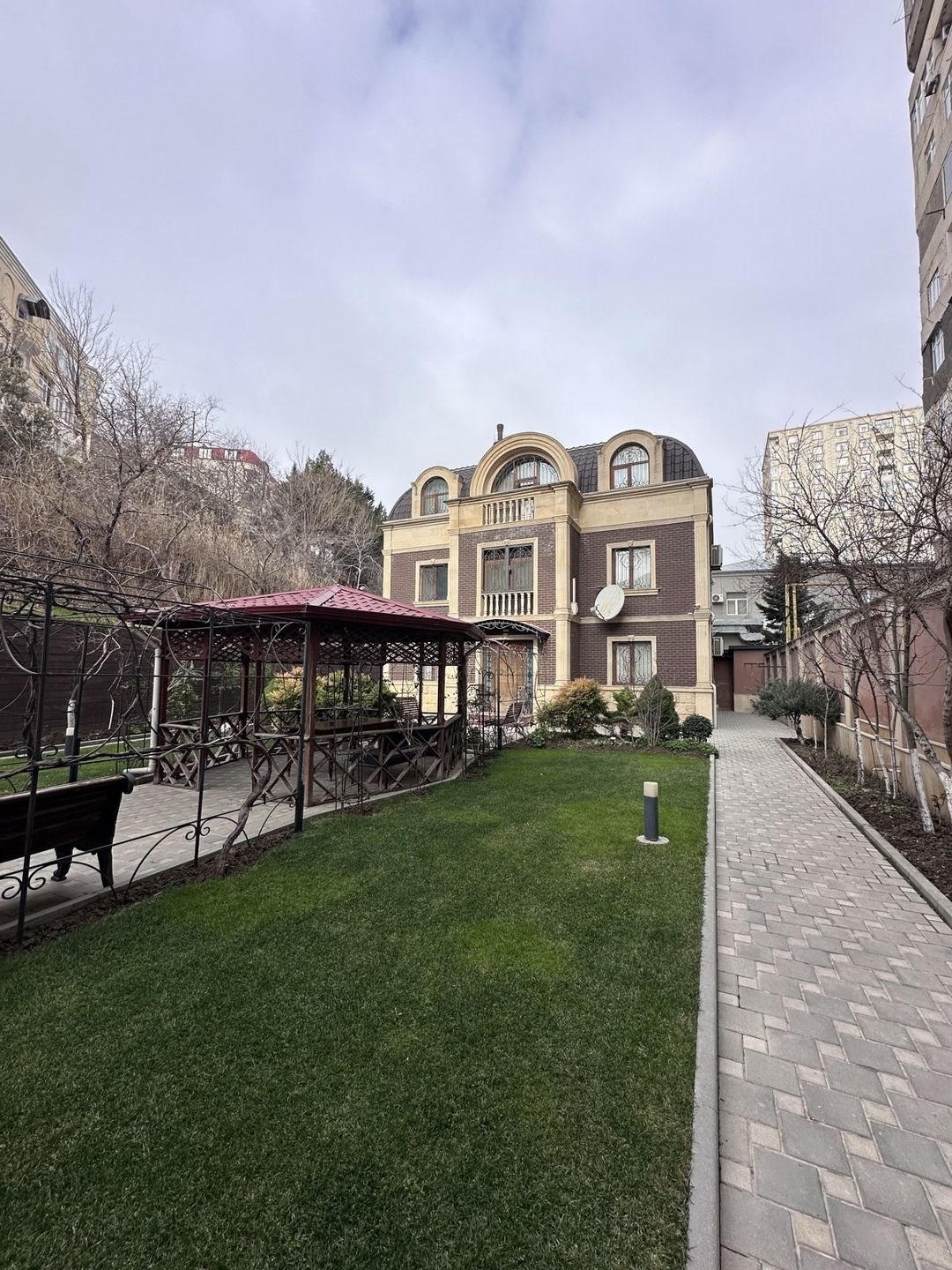 Satılır 6 otaqlı həyət evi/bağ evi 400 m² — Ev, villa, Bakı (2)