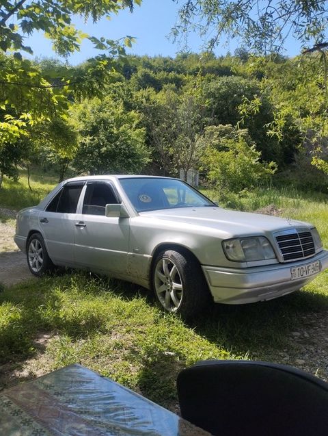 Mercedes E 200, 2.0 L, 1993 il, 150 000 km — İsmayıllı