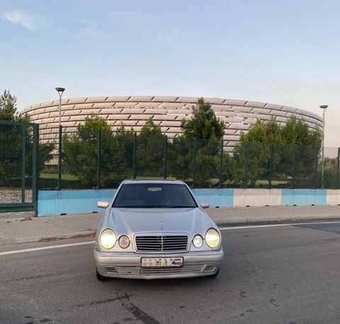 Mercedes E 230, 2.3 L, 1996 il, 454 000 km — Bakı