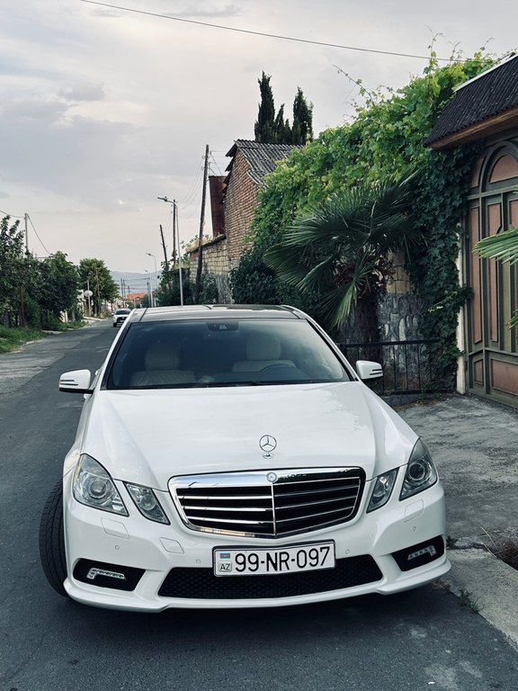 Mercedes E 350, 3.5 L, 2011 il, 130 000 km 99-NR-097 — Avtomobillər, Şəki