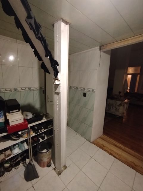 Satılır 4 otaqlı köhnə tikili 80 m² — Bakı