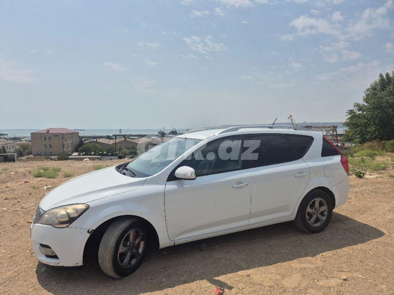 Kia Ceed SW 1.6 L, 2011, 410 000 km — Avtomobillər, Bakı (8)