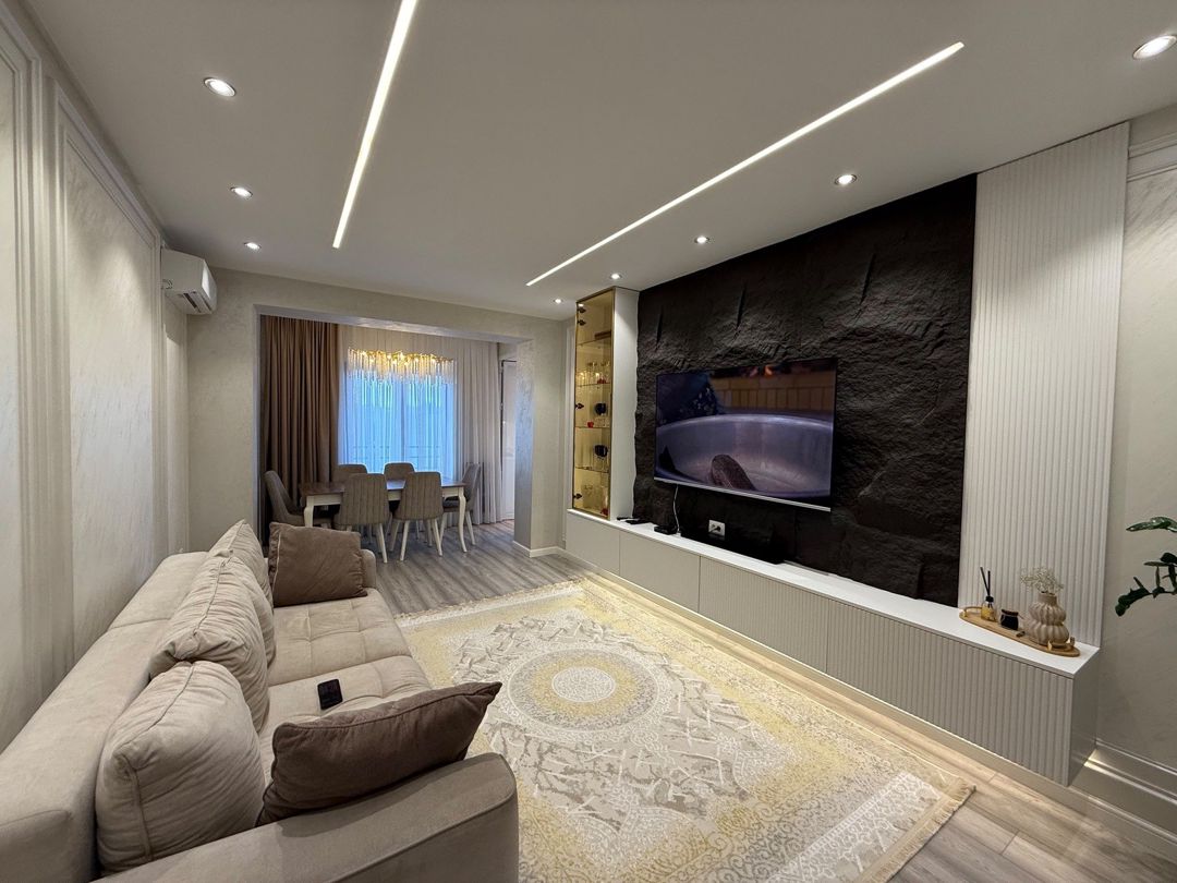 Satılır 4 otaqlı köhnə tikili 85 m² — Mənzil, Bakı (2)