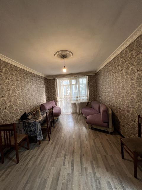 İcarəyə verilir 2 otaqlı köhnə tikili 65 m² — Bakı