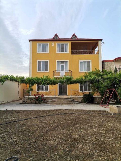 Satılır 6 otaqlı həyət evi/bağ evi 350 m² — Bakı