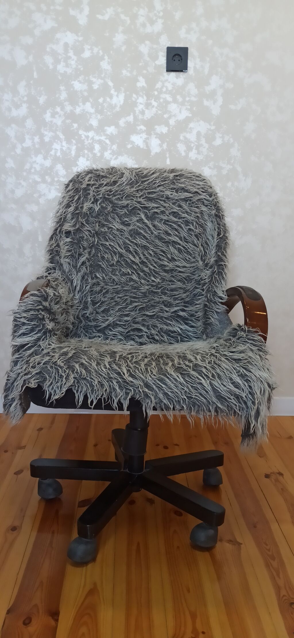 İşlənmiş, Təkərli, Qolları tənzimlənmir, Parça — Ofis mebeli, Samux